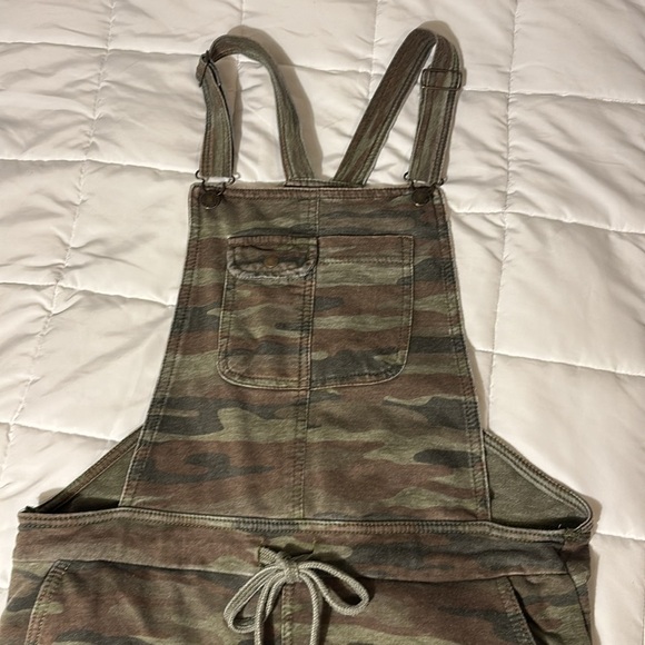 Wallflower Camouflage Overalls with Drawstring size Jr. L - Picture 2 of 11